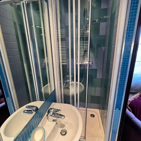 Dans Le Quartier Luxe Apartment